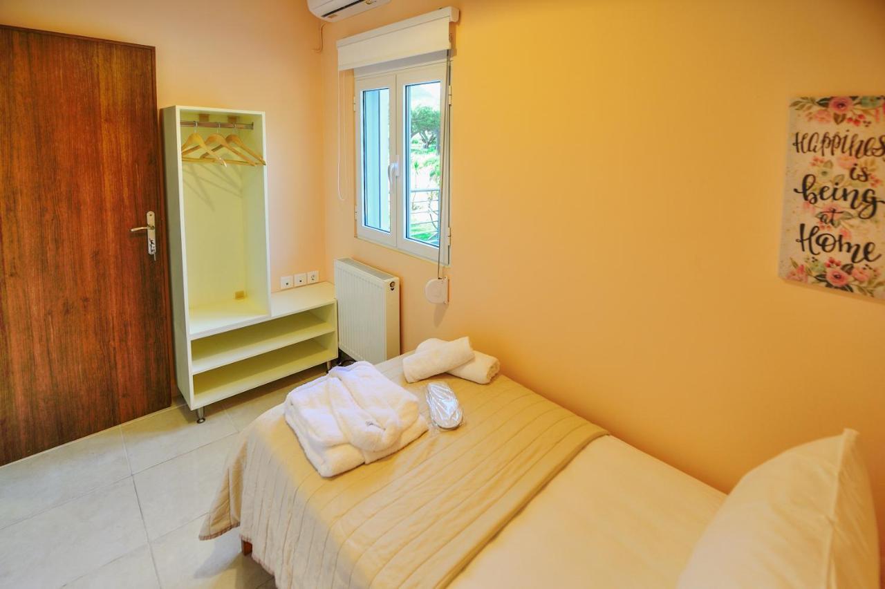 Naiades Summer House I Platanos  Екстер'єр фото